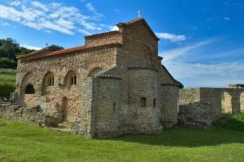 Von Tirana aus: Kap von Rodon Burg, Strand &amp; Weinverkostung Tour