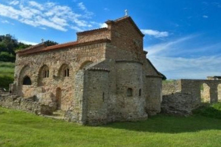 Desde Durres Golem: Visita al Castillo del Cabo de Rodon y Cata de Vinos