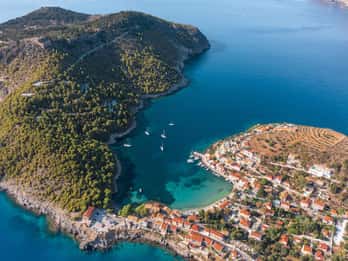 Kefalonia: Assos, Fiscardo & Myrtos Beach Swimming Tour
