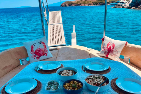 Bodrum: Sunset Boat Cruise with Dinner & Castle Views