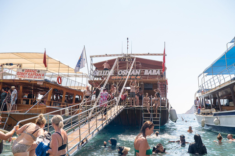 Antalya: Suluada Boat Tour & Land of Legends Night Show