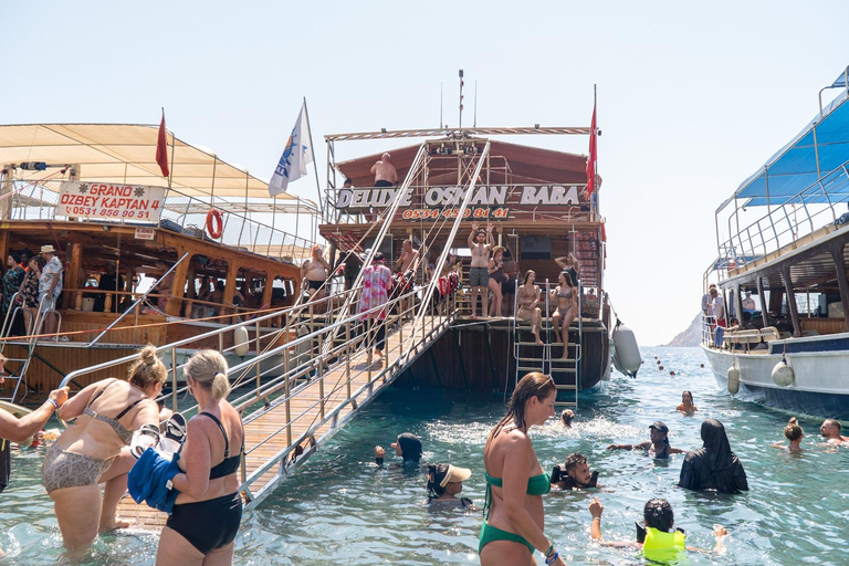 Antalya: Suluada Boat Tour & Land of Legends Night Show