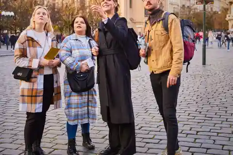 Karlsbroen og den mindre bys vandretur