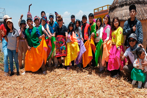 Excursión en barco por los Uros y la isla de Taquile desde PunoDía Completo Uros e Isla Taquile en Lancha Rápida desde Puno