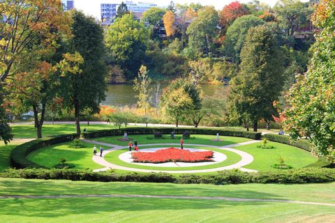 Bike Tour of Toronto Top Attractions with Private Guide 6-hour: Old Town, CN Tower, ROM, High Park Tour