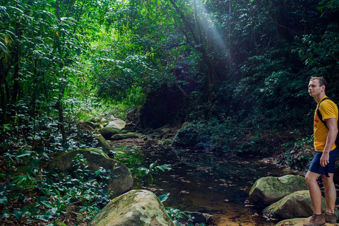 Excursión nocturna por la selva amazónica