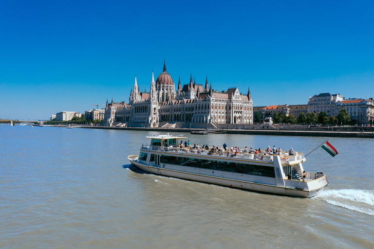 Budapest: Donau-Sightseeing-Bootsfahrt 24-Stunden-Ticket