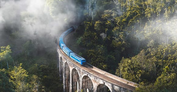 Badulla: Reserved Train Ticket to Ella via Nine Arch Bridge