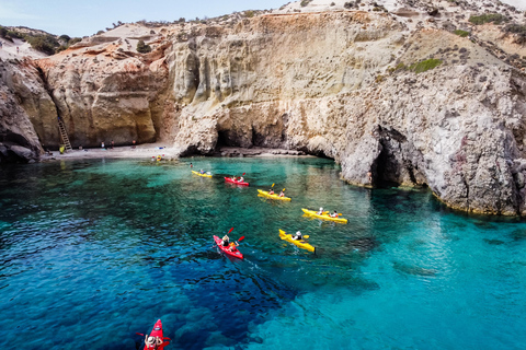 Private Kajaktour zu den Geheimnissen von MilosPrivate Abendtour
