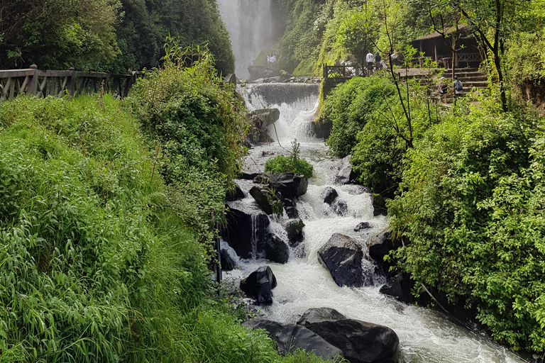 Otavalo, Bizcocho, Miralago & Peguche: Day Tour from Quito Private Tour