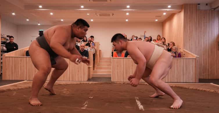 Tokyo: Shinjuku Sumo Show & Experience with Photo photo 2