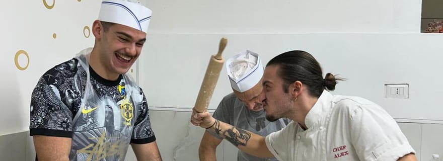 Naples : cours de cuisine avec un chef local (pâtes et tiramisu)