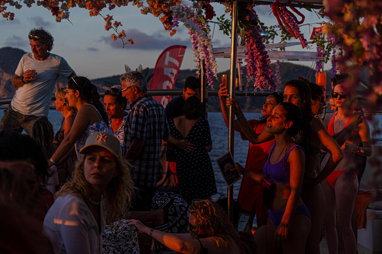 Ibiza: Sunset VIP Paella Cruise with drinks,Paddle Boarding