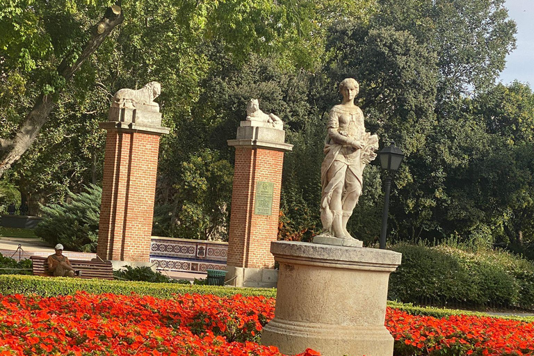 Madrid: Retiro Park Deluxe with Hidden Stories Small Group El Retiro Tour + Rum Tasting