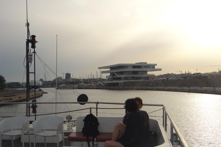 Gita in catamarano e visita ai vivai di Clóchina con degustazione