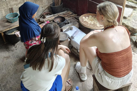 Yogyakarta : circuit authentique à vélo, déjeuner et escapade à la cascade