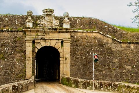 Porto: Santiago de Compostela Tour & Exclusive E-Book