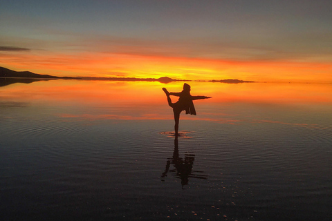 Uyuni Salt Flats & Colored Lagoons 3-Day Tour Tour with English-speaking guide