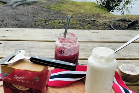 Oslo: Scenic Forest Walk with Coffee and Bonfire Waffles