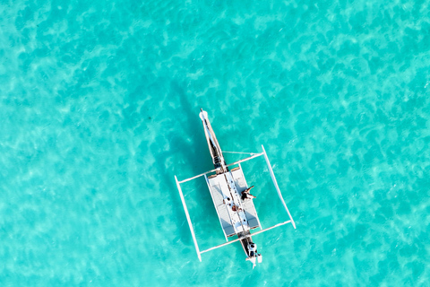 Prywatny rejs łodzią dhow po Zanzibarze z filmem i zdjęciami