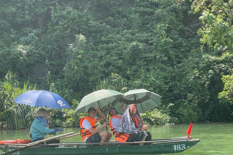 从河内出发：宁平吉普车探险之旅（华闾、长安、木阿）From Hanoi: Ninh Binh Jeep Adventure – Hoa Lu, Trang An, Mua