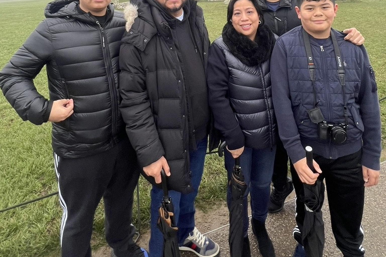 Stonehenge and city of Bath Private Car Tour