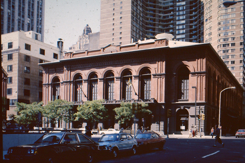 Philadelphia: Exploring Gilded Age to Now Architecture Tour