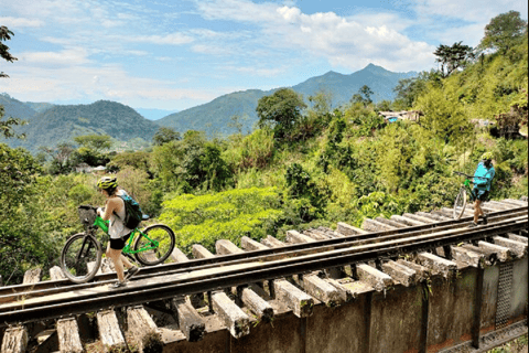 Medellín: Mountain Bike Tour with Lunch and Pickup