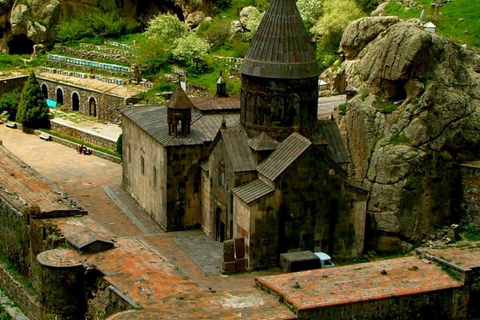 Historische Tour:Garni,Geghard,Sinfonie der Steine,Blick auf den Ararat