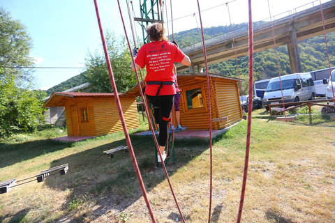 Simitli : Jardin de cordes, tyrolienne et rafting sur la Struma