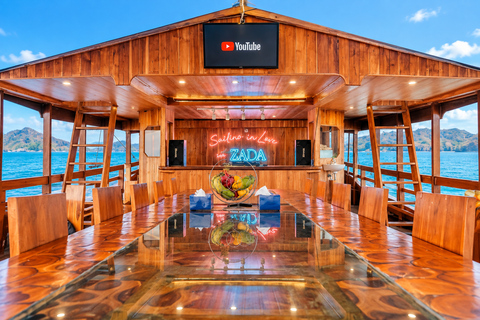 Labuan Bajo: 3-Day Komodo Sailing Luxury Boat with All Fees Deluxe Boat - Private Standar Room (2pax/room)