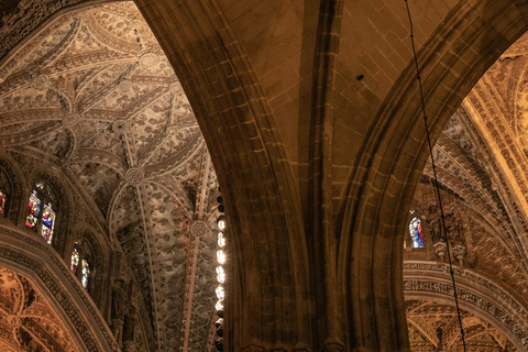 Seville: Cathedral & La Giralda Guided Tour with Tickets