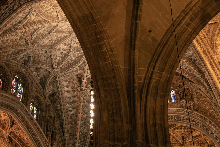 Seville: Cathedral & La Giralda Guided Tour with Tickets