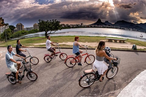Rio de Janeiro: Bike Tour of Copacabana, Ipanema and Lagoa
