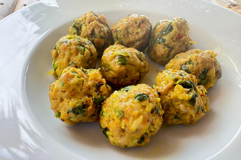 Pattaya: Pattaya Temples, Long Neck Tribe, and Lunch Tour