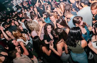 Madrid: Top-Kneipentour mit Drinks und kostenlosem Eintritt in den Nachtclub