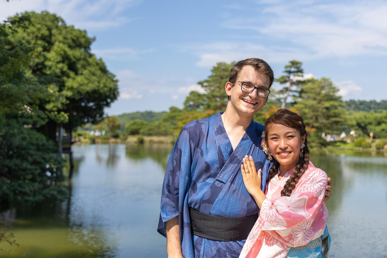 Kanazawa: Private Tour with Photographer and Photoshoot Kanazawa: Private Tour with Photographer - Half Day