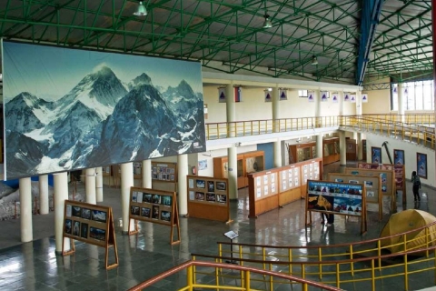 Von Pokhara aus: Private halbtägige StadtrundfahrtPokharas Naturwunder: Bergmuseum, Wasserfälle und Höhlentour