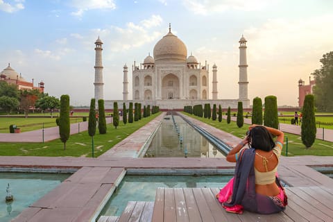 From Delhi: Taj Mahal, Agra Fort & Fatehpur Sikri Day Trip