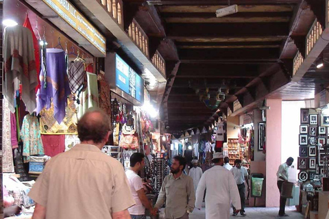 From Souq to Mall: Muscat Shopping Experience (4 Hours )