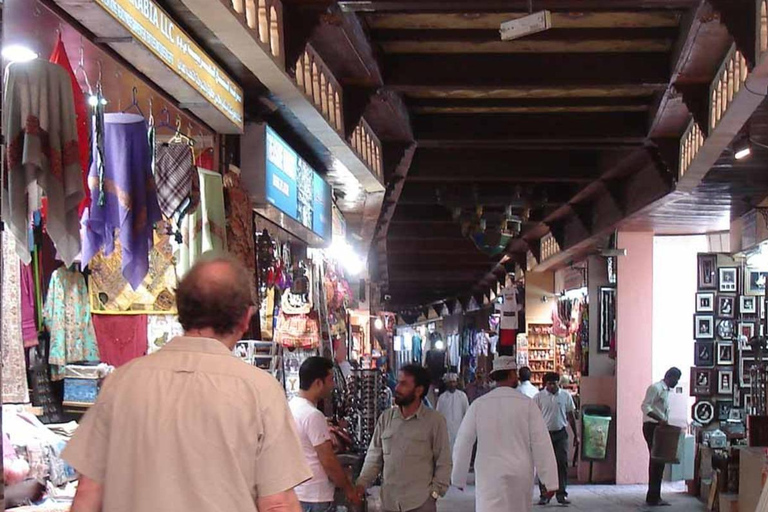 From Souq to Mall: Muscat Shopping Experience (4 Hours )