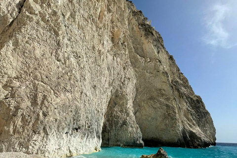 Location de bateau sans permis pour l'île de la Tortue et les grottes de KeriLaganas : 4 heures de location de bateau privé, parc marin et grottes de Keri