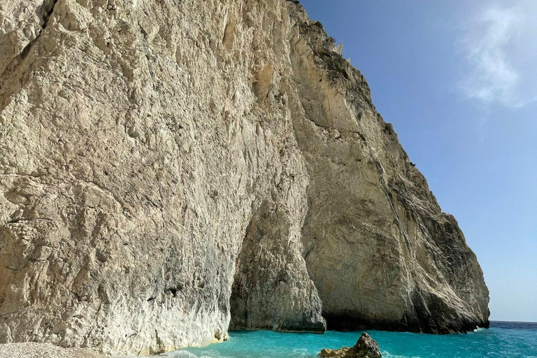 Location de bateau sans permis pour l'île de la Tortue et les grottes de KeriLaganas : 4 heures de location de bateau privé, parc marin et grottes de Keri