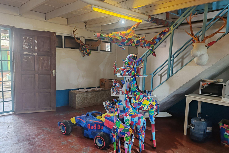 Nairobi: Karen Village and Kobe Tough Cultural Tour