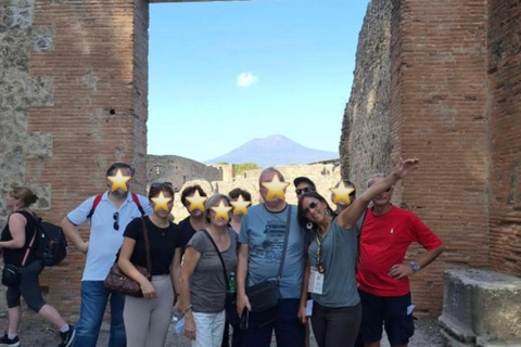 Pompeii: 2.5-Hour Guided Tour with a Licensed Guide and a Free Gift Pompeii: 2.5-Hour Guided Tour with a Licensed Guide and a Gift