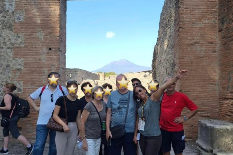 Pompeii: 2.5-Hour Guided Tour with a Licensed Guide and a Free Gift Pompeii: 2.5-Hour Guided Tour with a Licensed Guide and a Gift