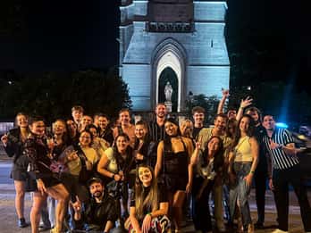 Paris: City Center Guided Pub Crawl with Shots & Club Entry