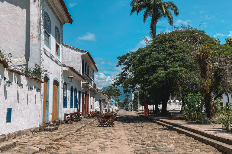 Paraty: Wycieczka piesza po historycznym centrum i bezpłatna degustacja cachaçy