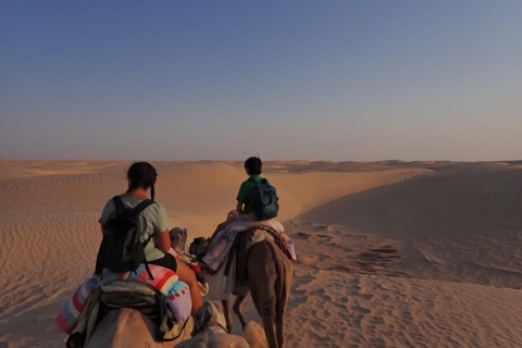 Sahara: 1-Nacht Bivak Woestijnduinen Kamelen Trek met KamperenSabria: 2-Daagse Bivak Woestijnduinen Kamelen Trek met Kamperen