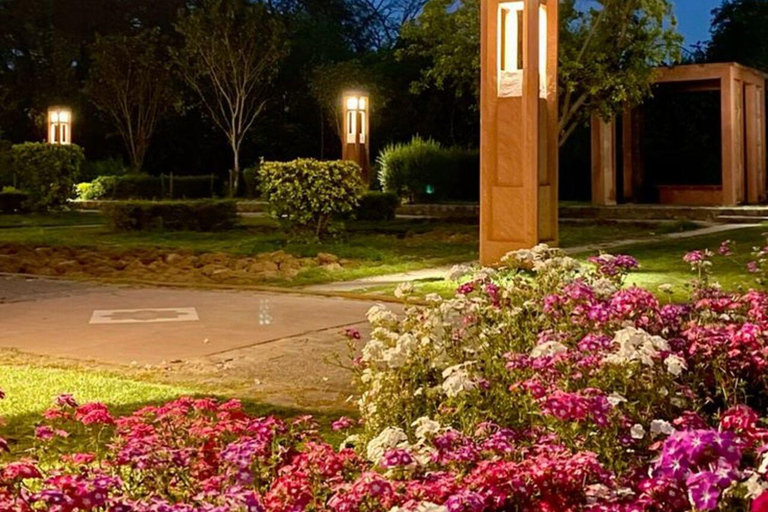 Delhi: prywatna wycieczka nocna do grobowca Humajuna i ogrodu Sundar NurseryDelhi: prywatna wycieczka nocna do grobowca Humajuna i szkółki Sundar